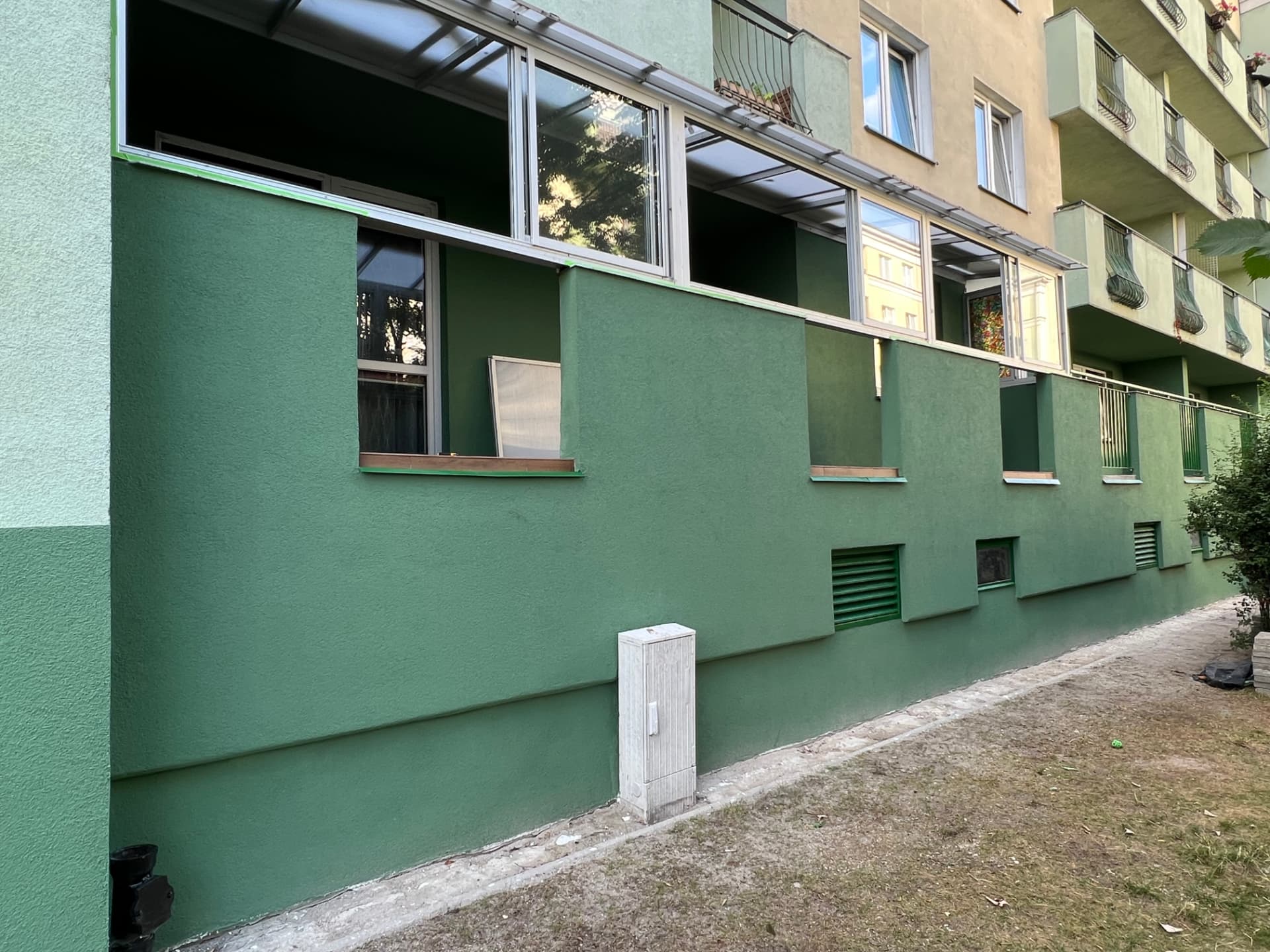 Paderewskiego 144 po remoncie — elewacja po kompleksowej renowacji.
